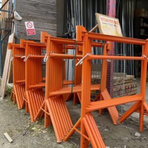 TRETEAUX à pieds pivotants