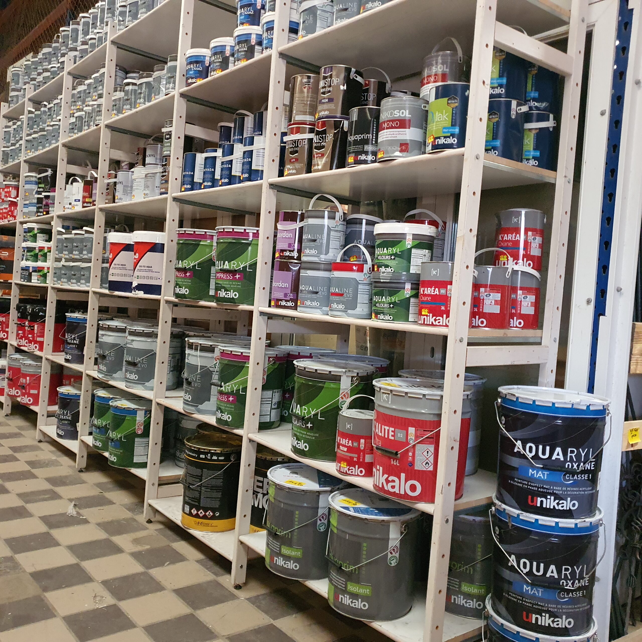 GROS DESTOCKAGE de POT de PEINTURE De grande marque PROFESSIONNELLE